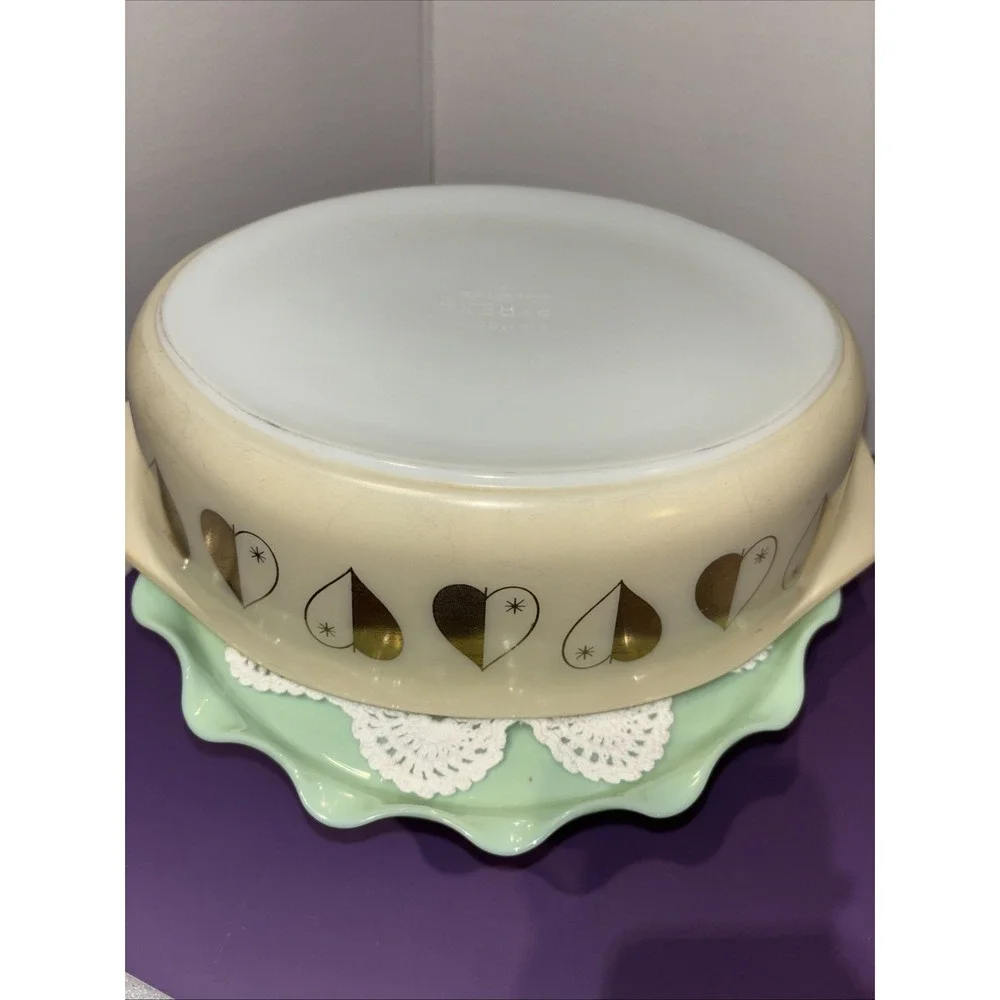 Vintage PYREX Golden Hearts‎ Promotional Casserole 045 2 1/2 Qt W/ Candle Warmer